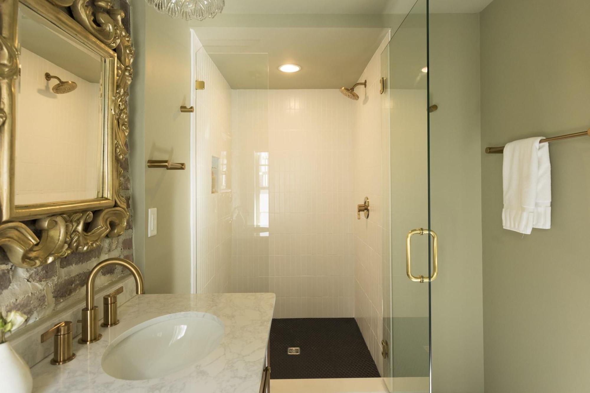 Historic B&B King Suite- Walk To King Charleston Ngoại thất bức ảnh